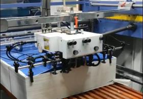 QLFM-1100A带双压奥特全自动高速立式覆膜机